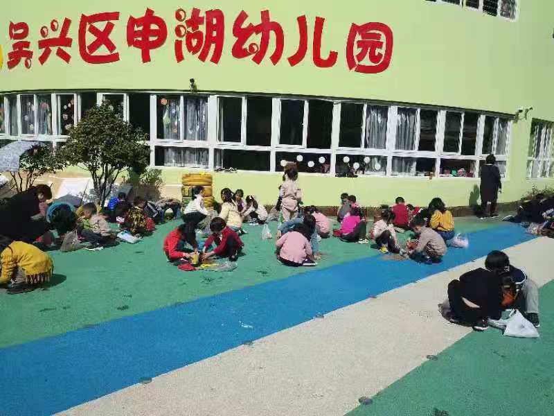 申湖幼儿园爱树护绿在行动